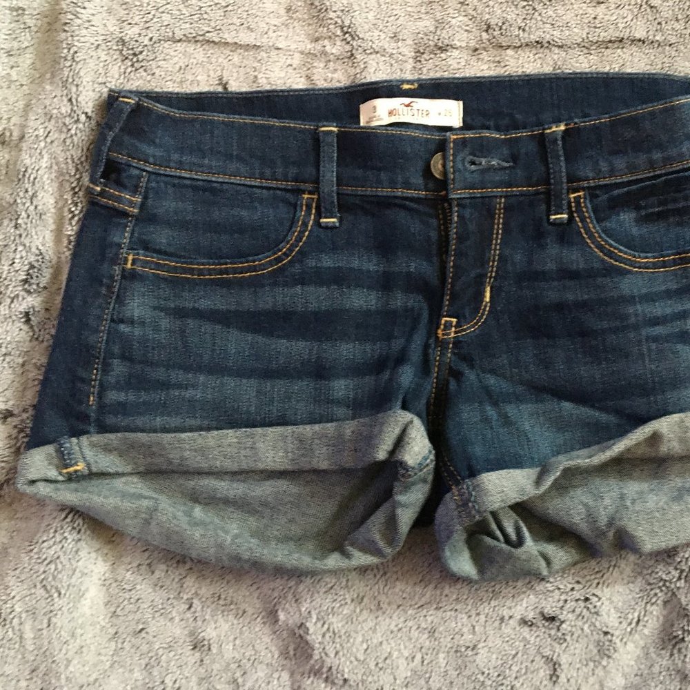 HOLLISTER *JEAN SHORTS* SIZE 26